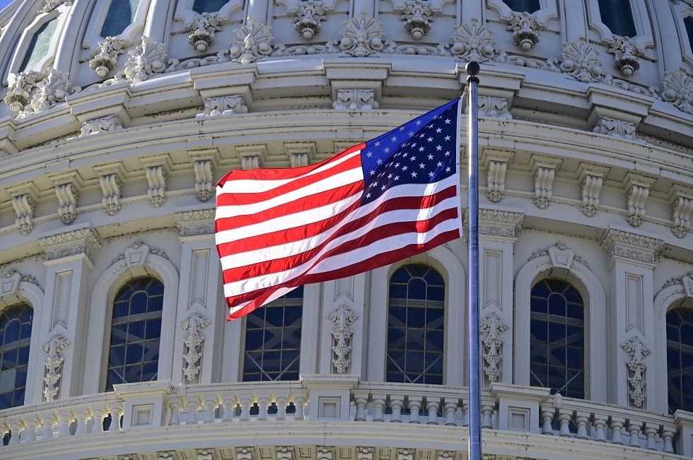 "فليذهب الاتحاد الأوروبي إلى الجحيم".. خبير أمريكي: سنلجأ إلى إجراءات أكثر صرامة