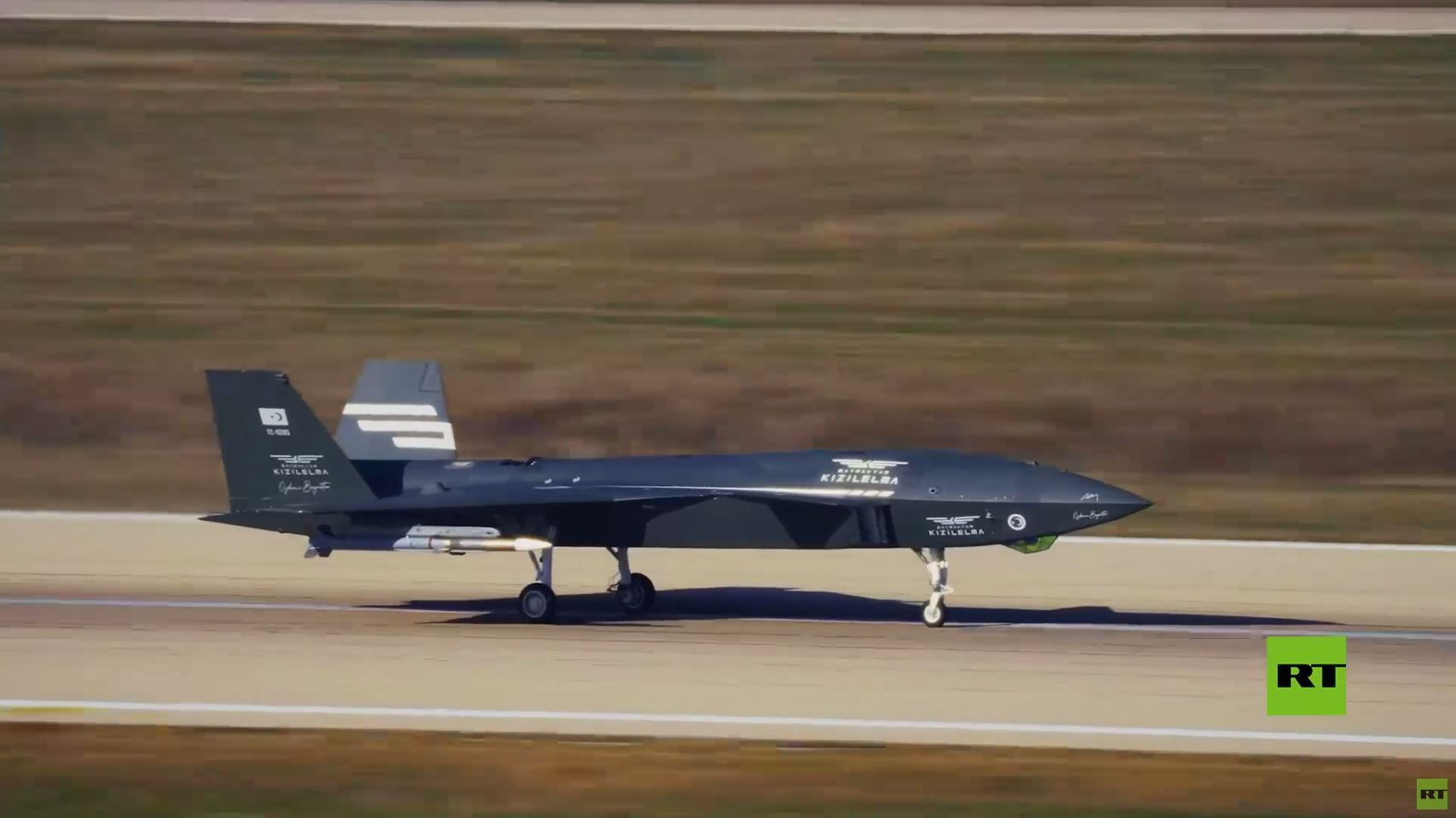 تركيا.. المقاتلة المسيرة "بيرقدار كيزيللما" تسقط طائرة أثناء اختبارها