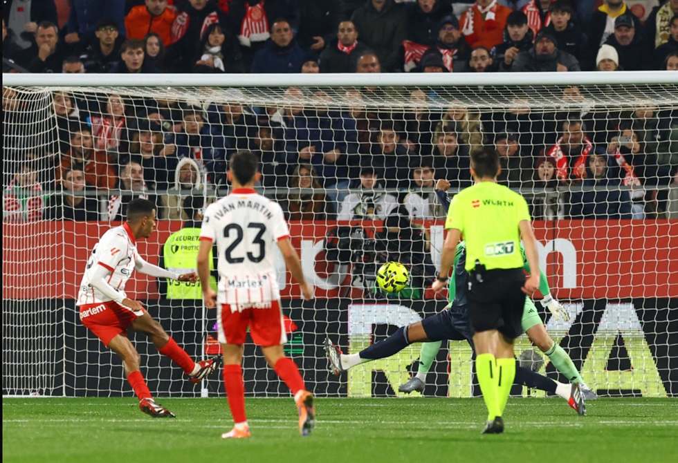 عز الدين أوناحي يسجل هدفا عالميا في شباك ريال مدريد ويسقطه من صدارة "الليغا"