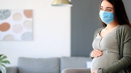 دراسة أمريكية تحذر: إصابة الحوامل بكورونا قد ترفع خطر إصابة أطفالهن بالتوحد واضطرابات النمو العصبي