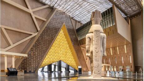 ظهور استثنائي لصاحب فكرة المتحف الكبير في حفل الافتتاح