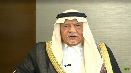 رئيس الاستخبارات السعودي الأسبق: إيران تقدم نفسها في "صورة وردية" كـ "ضحية"