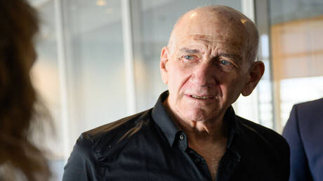 مؤسسة هند رجب تقدم طلباً لاعتقال إيهود أولمرت بسبب جرائم حرب بعملية "الرصاص المصبوب"