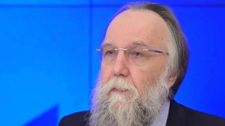 دوغين ترامب يسعى للحفاظ على عالم أحادي القطب رغم وعوده بتعدد الأقطاب