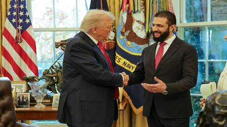 الشرع يجيب على سؤال: ماذا تقول لمن يتساءل عن كيفية رفع العقوبات عنك وأنت قاتلت ضد أمريكا؟
