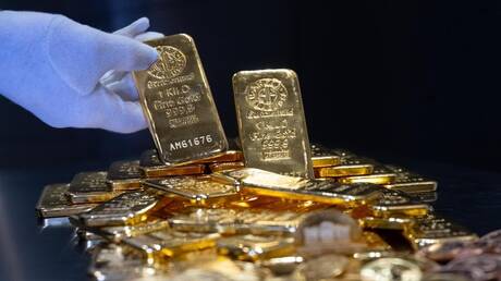 الذهب يحلق لأعلى مستوى منذ أكتوبر متجاوزا 4200 دولار