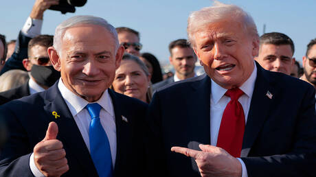 باحث إسرائيلي: بنيامين نتنياهو يتعرض لـ"دهس ملكي" على يد ترامب