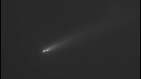 ظاهرة نادرة.. انقسام المذنب C/2025 K1 إلى 3 أجزاء بعد اقترابه الخطير من الشمس