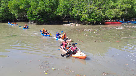 إندونيسيا... انهيارات أرضية بجزيرة جاوة تخلف 3 قتلى و 20 مفقودا