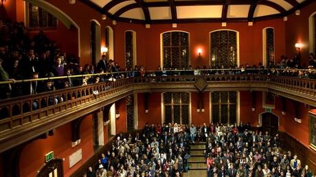 اتحاد أكسفورد يصوت بأغلبية ساحقة لقرار يصف إسرائيل بـالتهديد الأكبر للاستقرار الإقليمي