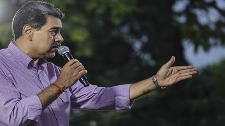 مادورو يندد بالمناورات الأمريكية مع ترينيداد وتوباغو ويصفها بـ”غير المسؤولة” ويدعو إلى التعبئة
