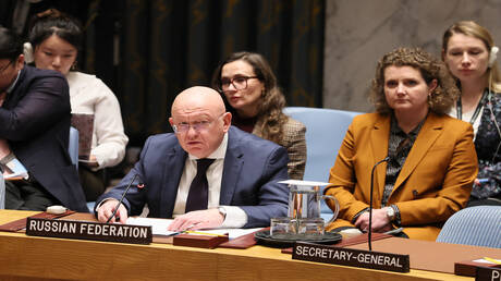  نيبينزيا: الحكومات الغربية لم تنطق بكلمة واحدة حول فضيحة الفساد في أوكرانيا 