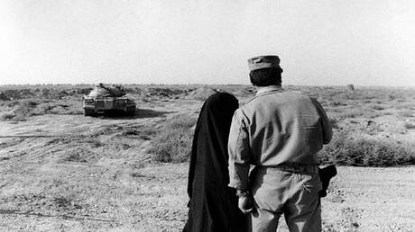 إيران.. تشييع رفات 300 جندي مجهول قتلوا في الحرب مع العراق (فيديوهات)