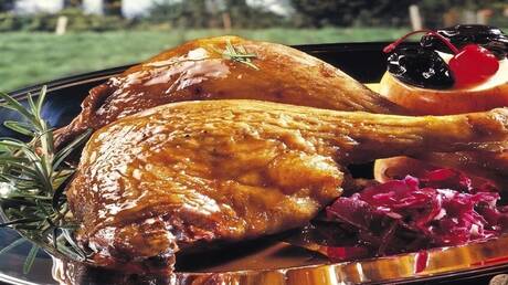 أطـعـمـة طـبـيـعـيـة تـحـفـز جـسـمـك عـلى إنتـاج "هـرمـون الـسـعـادة"