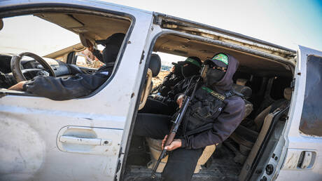 إعلام عبري: مسؤولون كبار في الجيش الإسرائيلي يحذرون الكابينت من أن "حماس" تعيد بناء قوتها