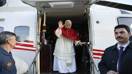 نائب لبناني للبابا: اضرب بعصا مار بطرس على أرض قانا وقل لإسرائيل كفى اعتداءات