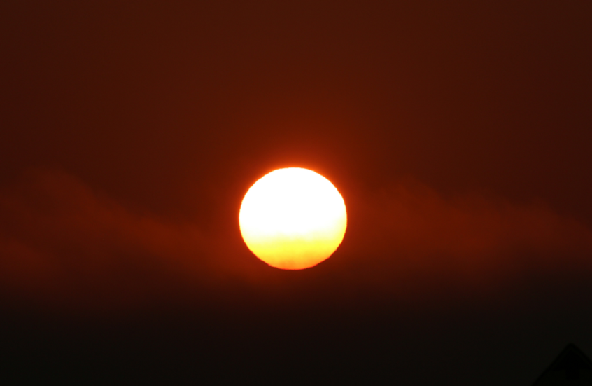 ماذا لو خفتت الشمس؟!.. عواقب كارثية محتملة على الأرض