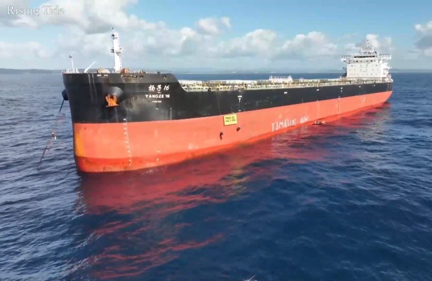 أستراليا.. عشرات النشطاء يعرقلون عمل أحد أكبر موانئ الفحم في العالم