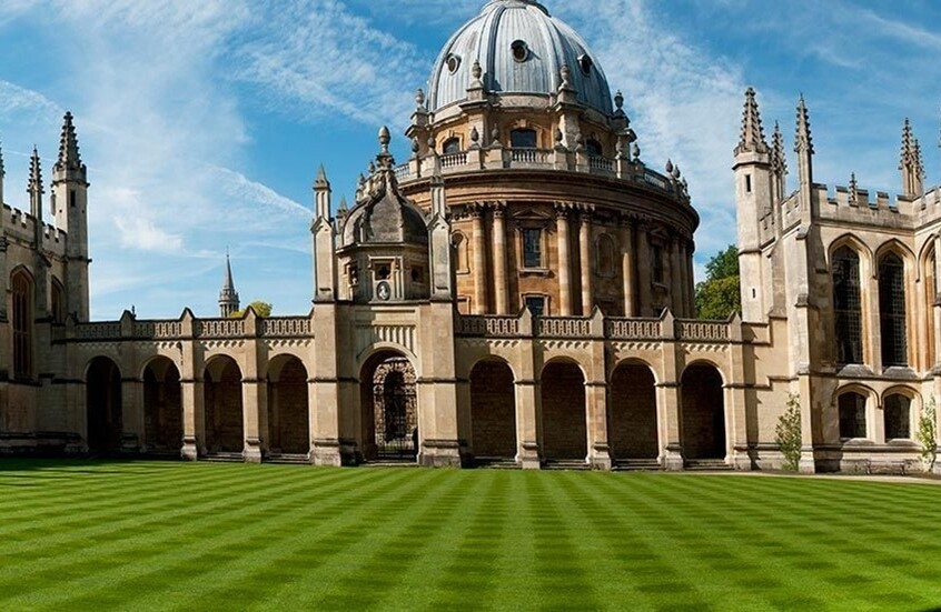 "روح العصر".. دار نشر جامعة أكسفورد تختار مصطلح "طُعم الغضب" كلمة العام