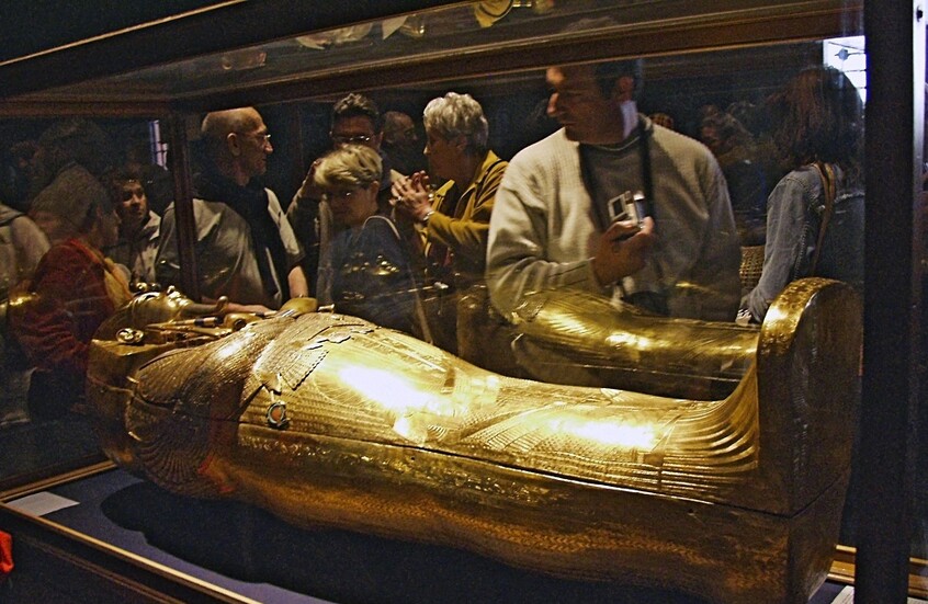 مدير "الإرميتاج" يثير جدلا حول مصر ومتحفها الكبير