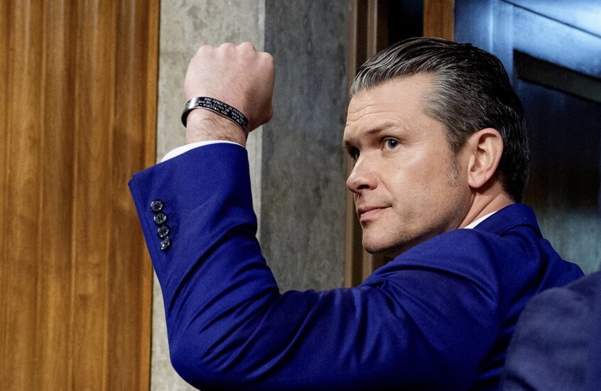 مطالبا بنشر فيديو استهداف القارب.. زعيم الديمقراطيين يهاجم هيغسيث: طفولي وغير آمن!