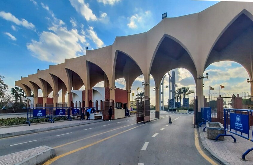 مصر.. جدل في جامعة حكومية لتعيين فنان مشهور وتساؤلات حول فصل أستاذ جامعي