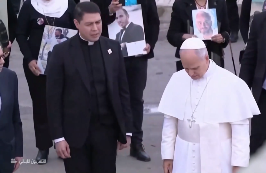 بابا الفاتيكان يؤدي "صلاة صامتة" على أرواح ضحايا انفجار مرفأ بيروت