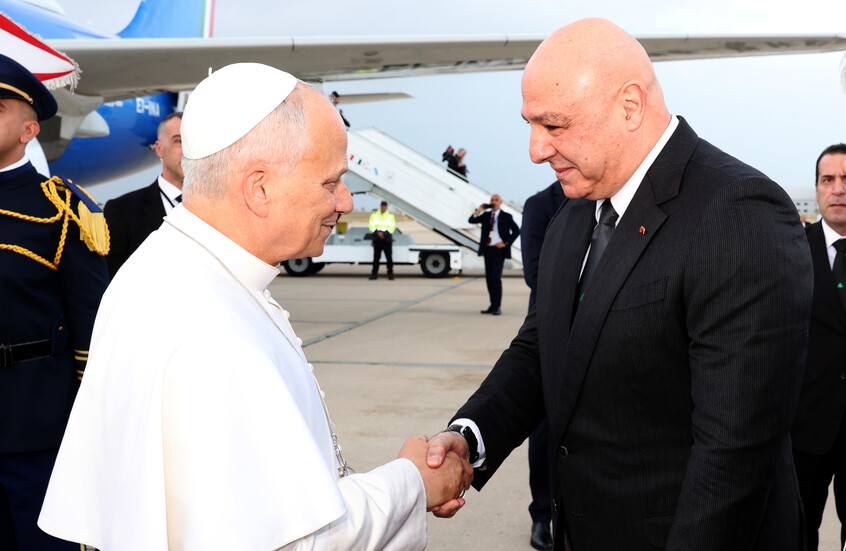 عون للبابا: شكرا لكم لأنكم استمعتم إلينا ولأنكم استودعتم لبنان رسالة السلام