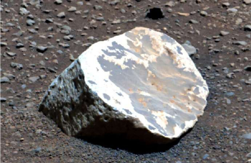 صخور بيضاء تكشف عن تشابه مناخي مذهل بين المريخ والأرض قبل مليارات السنين