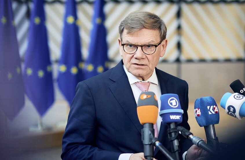 ألمانيا: كييف قد تضطر إلى تقديم "تنازلات مؤلمة" تطرح على استفتاء