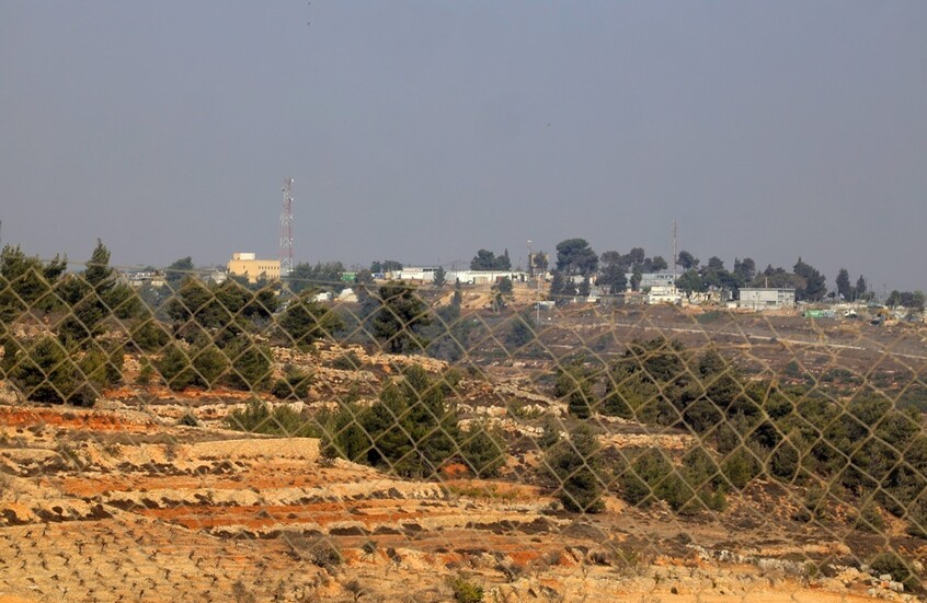 لعزل القرى الفلسطينية.. الجيش الإسرائيلي يعتزم بناء جدار فصل في غور الأردن (صورة)