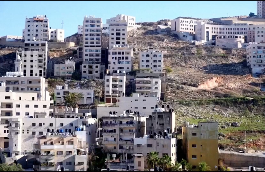 لحظة تفجير منزل عائلة الأسير صنوبر بالضفة الغربية