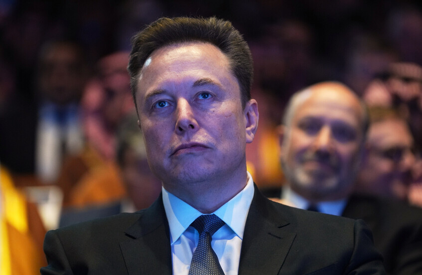 ماسك يخشى اختفاء العرق الأبيض