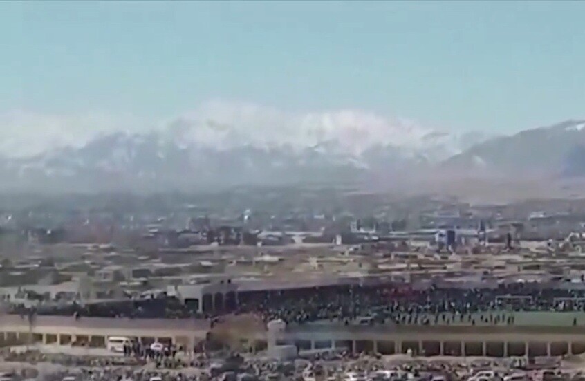 أفغانستان.. طالبان تنفذ عملية إعدام علنية في ملعب لرجل ارتكب جريمة جماعية مروعة (صورة + فيديو)