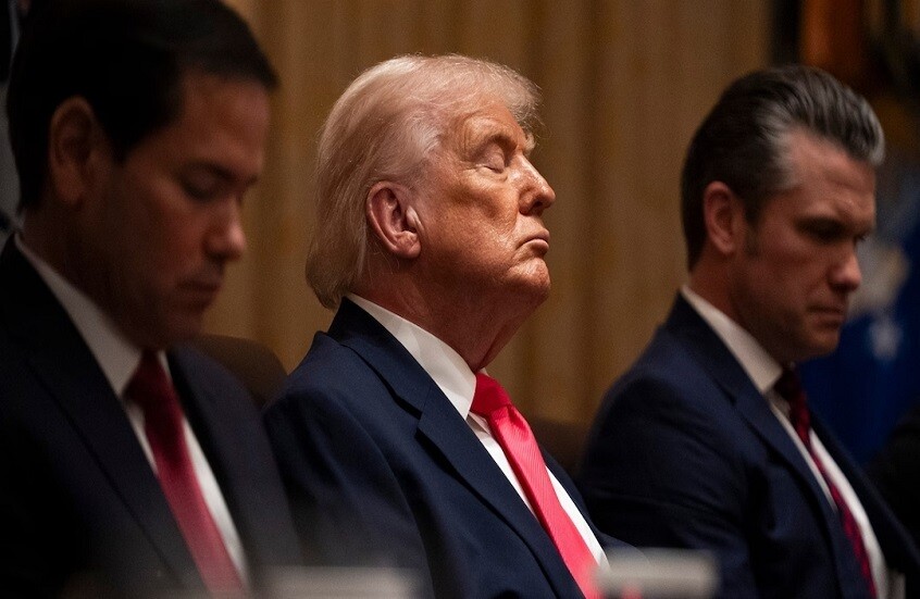 البيت الأبيض يعلق على ظهور ترامب وكأنه يغفو خلال اجتماع (فيديو)