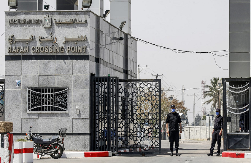 نتنياهو في مأزق.. خبير يكشف دلالات النفي المصري وأكاذيب إسرائيل تجاه معبر رفح