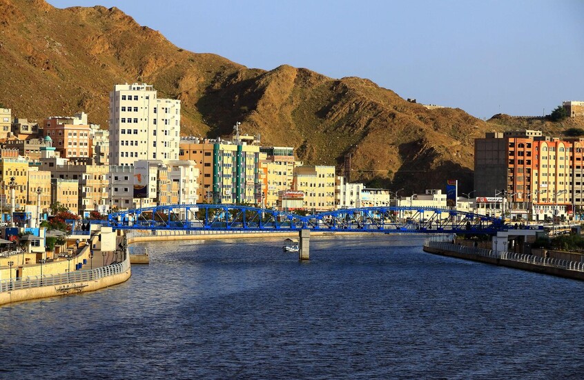 وفد عسكري سعودي في حضرموت باليمن على خلفية تفاقم الأوضاع في المحافظة