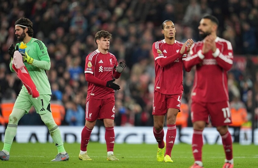 لاعب مغربي يحرج ليفربول بوجود محمد صلاح (فيديو)