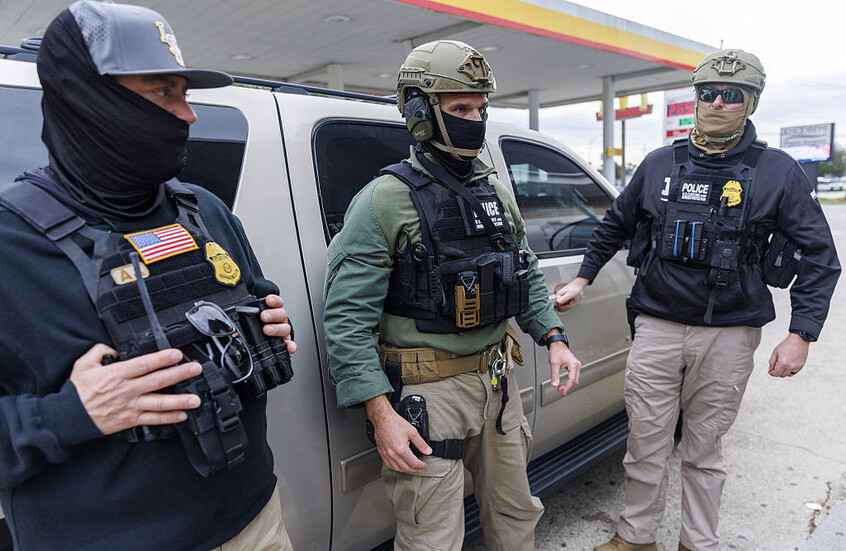 قاض أمريكي يمنع توقيف المهاجرين التعسّفي