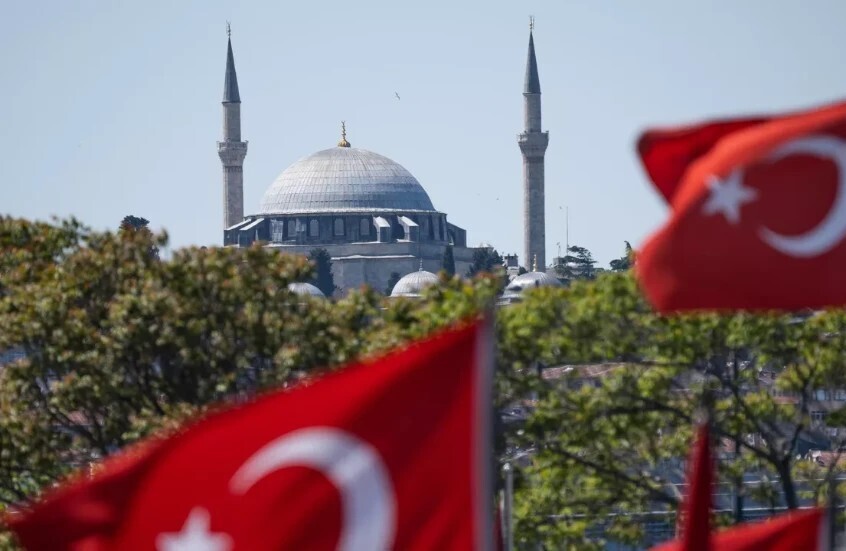 تركيا تستدعي السفير الأوكراني لديها وتعبر له عن قلقها بشأن هجمات البحر الأسود