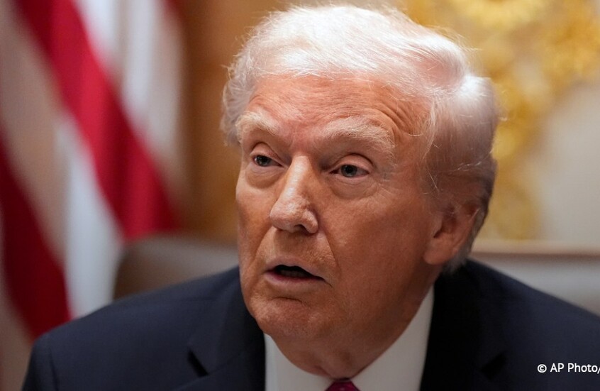 ترامب يظهر مرة أخرى بضمادة على معصمه