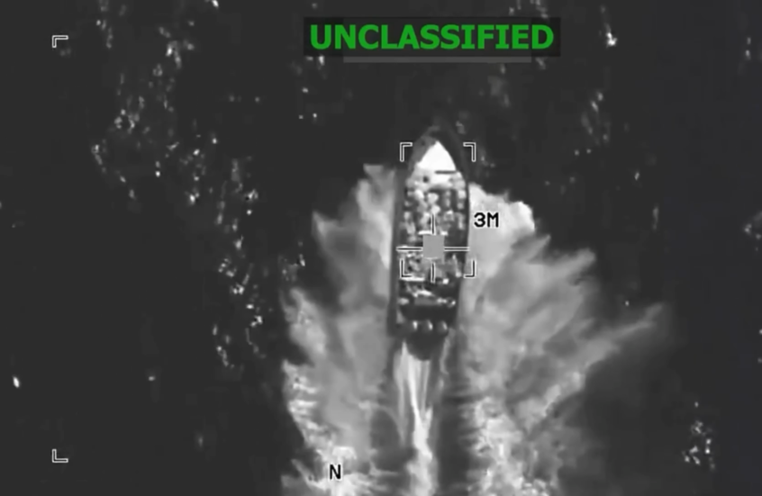 الجيش الأمريكي يعلن عن "ضربة دقيقة" ضد سفينة مخدرات (فيديو)