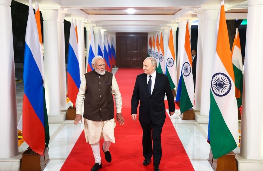 الرئيس الروسي فلاديمير بوتين ورئيس الوزراء الهندي ناريندرا مودي
