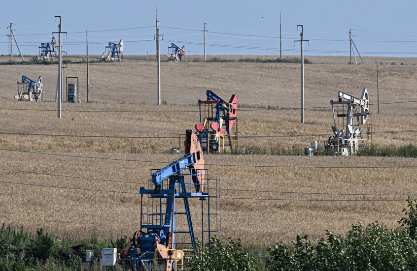 النفط يتجه لتحقيق مكاسب أسبوعية