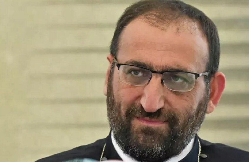 المحامي وصف الاتهام بــ"المضحك".. اعتقال رئيس أساقفة بارز في أرمينيا بتهمة زرع مخدرات