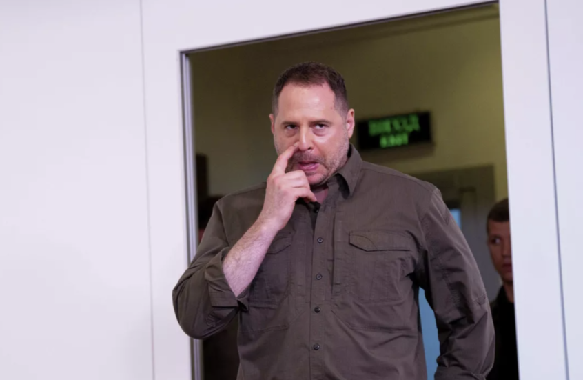 زيلينسكي يقيل أندريه يرماك من مجلس الأمن القومي والدفاع الأوكراني وسط فضيحة فساد متصاعدة