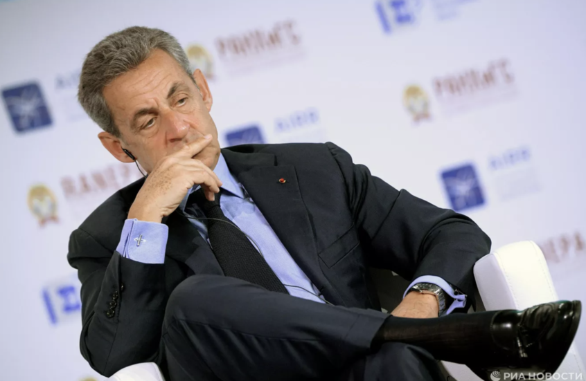 ساركوزي يكشف تفاصيل حياته في السجن: كنت أعيش على ألواح الغرانولا ومنتجات الألبان