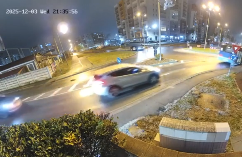 شاهد.. سيارة تطير عشرات الأمتار فوق سيارات أخرى في حادث سير غريب