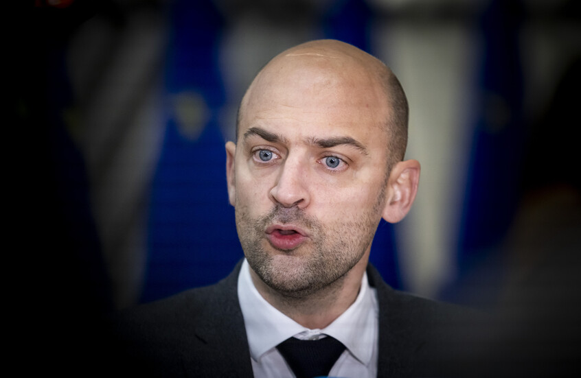 وزير الخارجية الفرنسي: الغرامة المفروضة على منصة "X" هي مجرد البداية