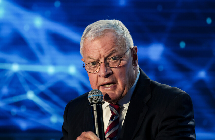 كيلوغ: نزيد النفقات الدفاعية لتحديث الثالوث النووي الأمريكي